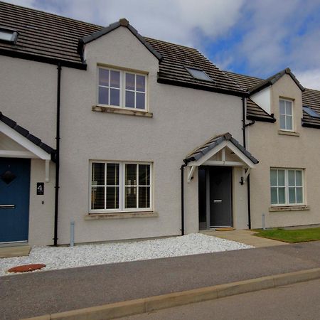 3 Mackay Road, Dornoch Villa Екстериор снимка