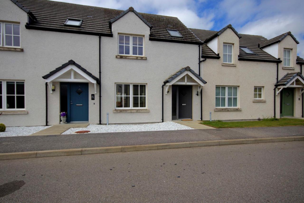 3 Mackay Road, Dornoch Villa Екстериор снимка